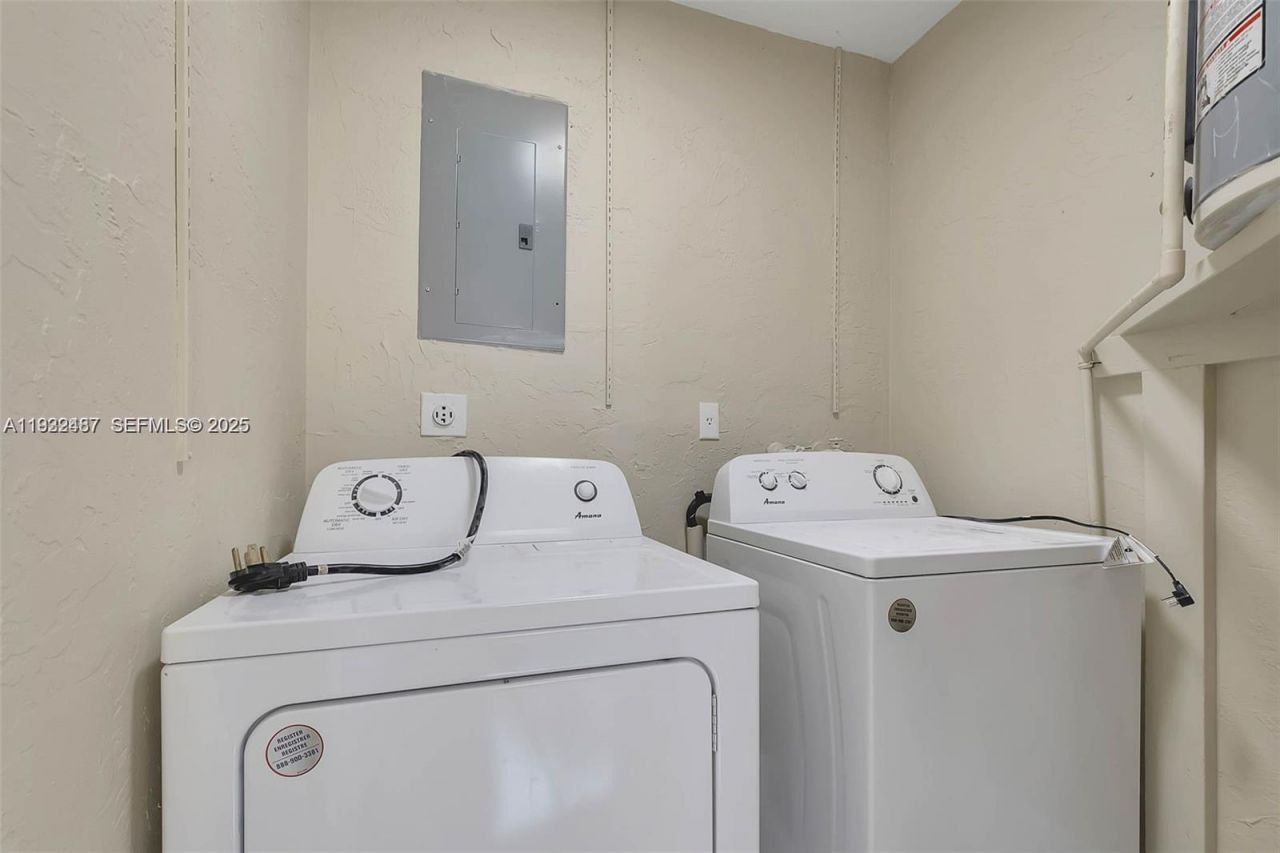 9241 SW 204th Ter, Cutler Bay, FL 33189 Photo