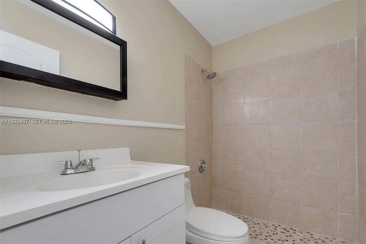 9241 SW 204th Ter, Cutler Bay, FL 33189 Photo