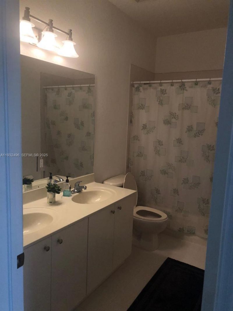 11476 NW 81st Ter, Doral, FL 33178 Photo