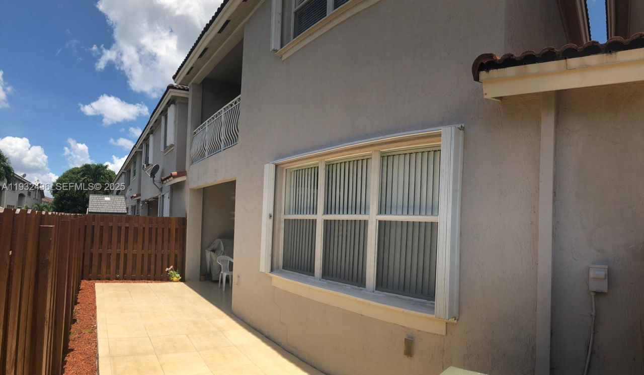 11476 NW 81st Ter, Doral, FL 33178 Photo