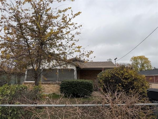 3331 Canada Drive, Dallas, TX 75212