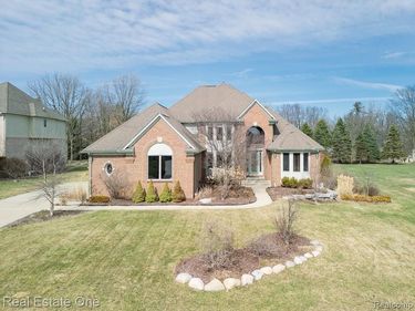 534 Parkland Hills Drive, Oakland Twp, MI 48306