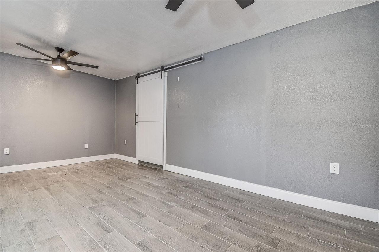 7583 Meadowlawn Drive N, Saint Petersburg, FL 33702 Photo