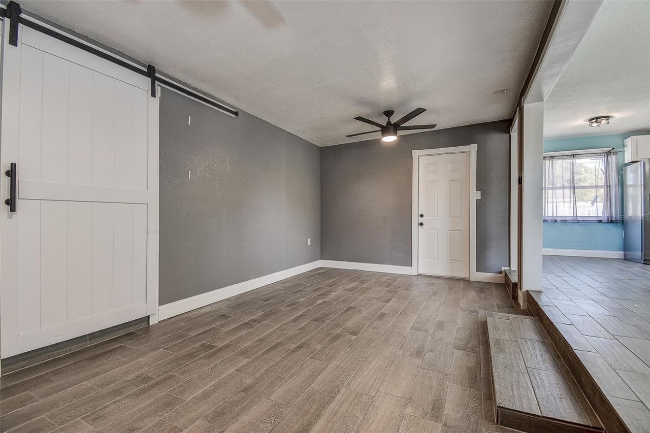 7583 Meadowlawn Drive N, Saint Petersburg, FL 33702 Photo