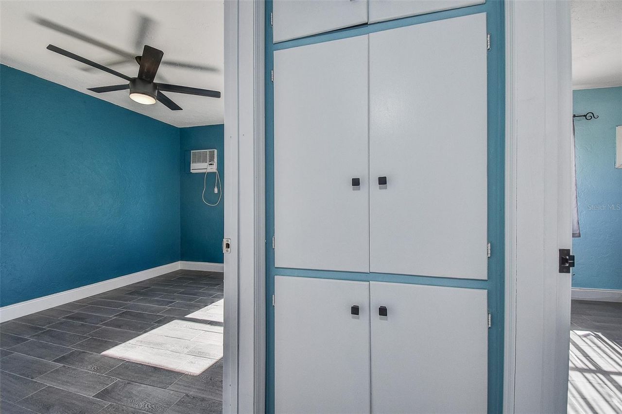 7583 Meadowlawn Drive N, Saint Petersburg, FL 33702 Photo