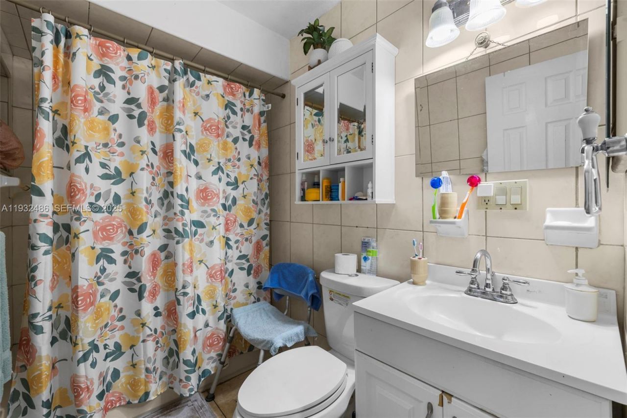 60 W 61st St, Hialeah, FL 33012 Photo