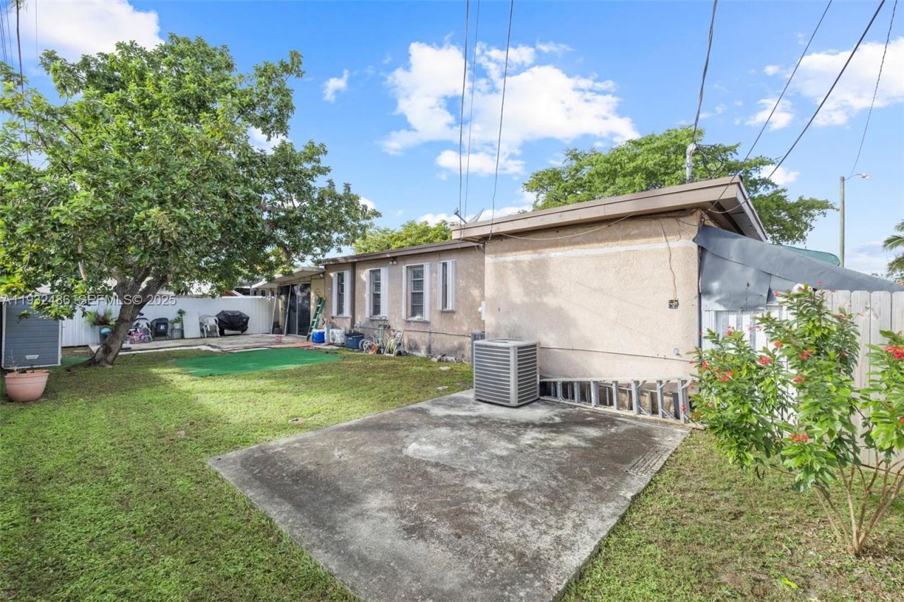 60 W 61st St, Hialeah, FL 33012 Photo
