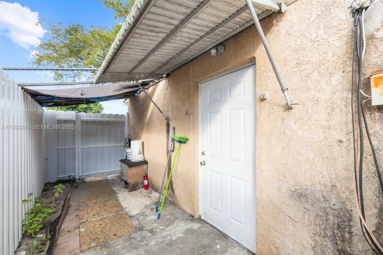 60 W 61st St, Hialeah, FL 33012 Photo