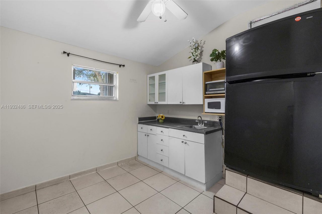 60 W 61st St, Hialeah, FL 33012 Photo