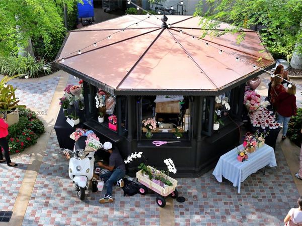 3011 Ponce de Leon Blvd, Coral Gables, FL 33134