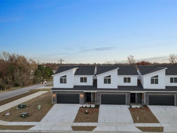 1851 LAPIS Avenue, Centerton, AR 72719