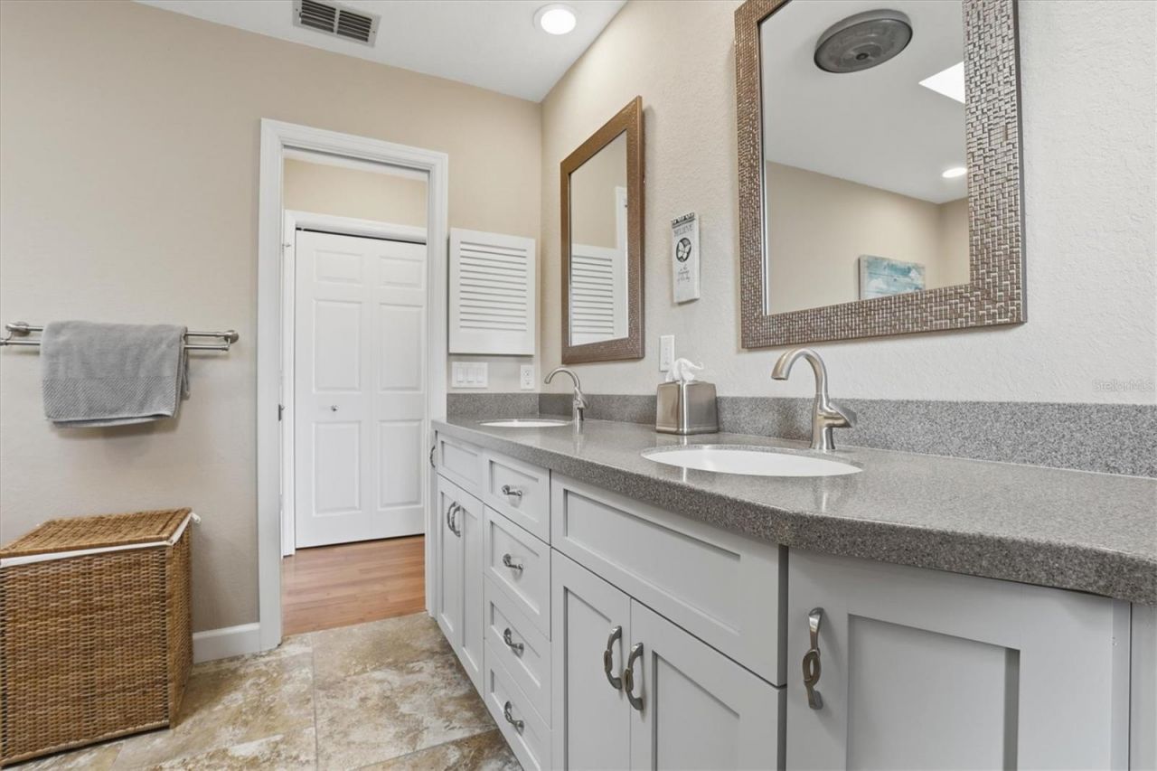 66 N Canal Drive, Palm Harbor, FL 34684 Photo