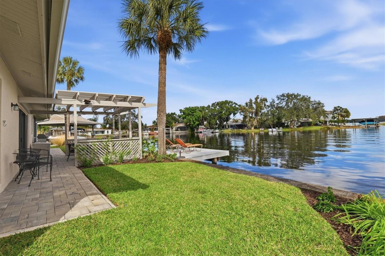 66 N Canal Drive, Palm Harbor, FL 34684 Photo