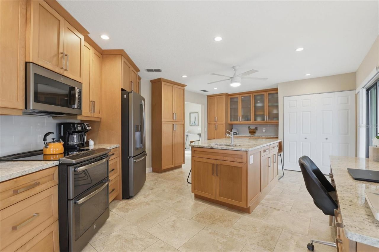 66 N Canal Drive, Palm Harbor, FL 34684 Photo