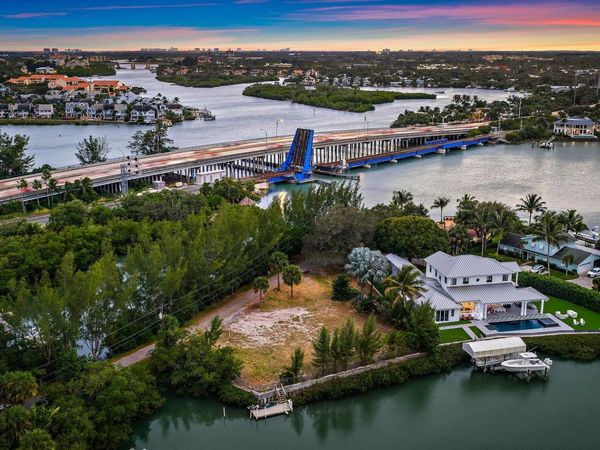 1310 Peninsular Road, Jupiter, FL 33469