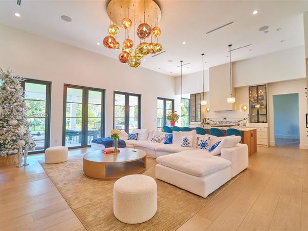 11001 SW 74th Ave, Pinecrest, FL 33156