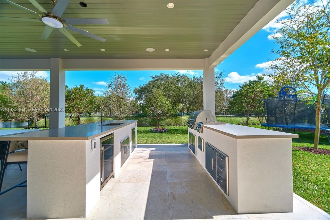 11001 SW 74th Ave, Pinecrest, FL 33156 Photo