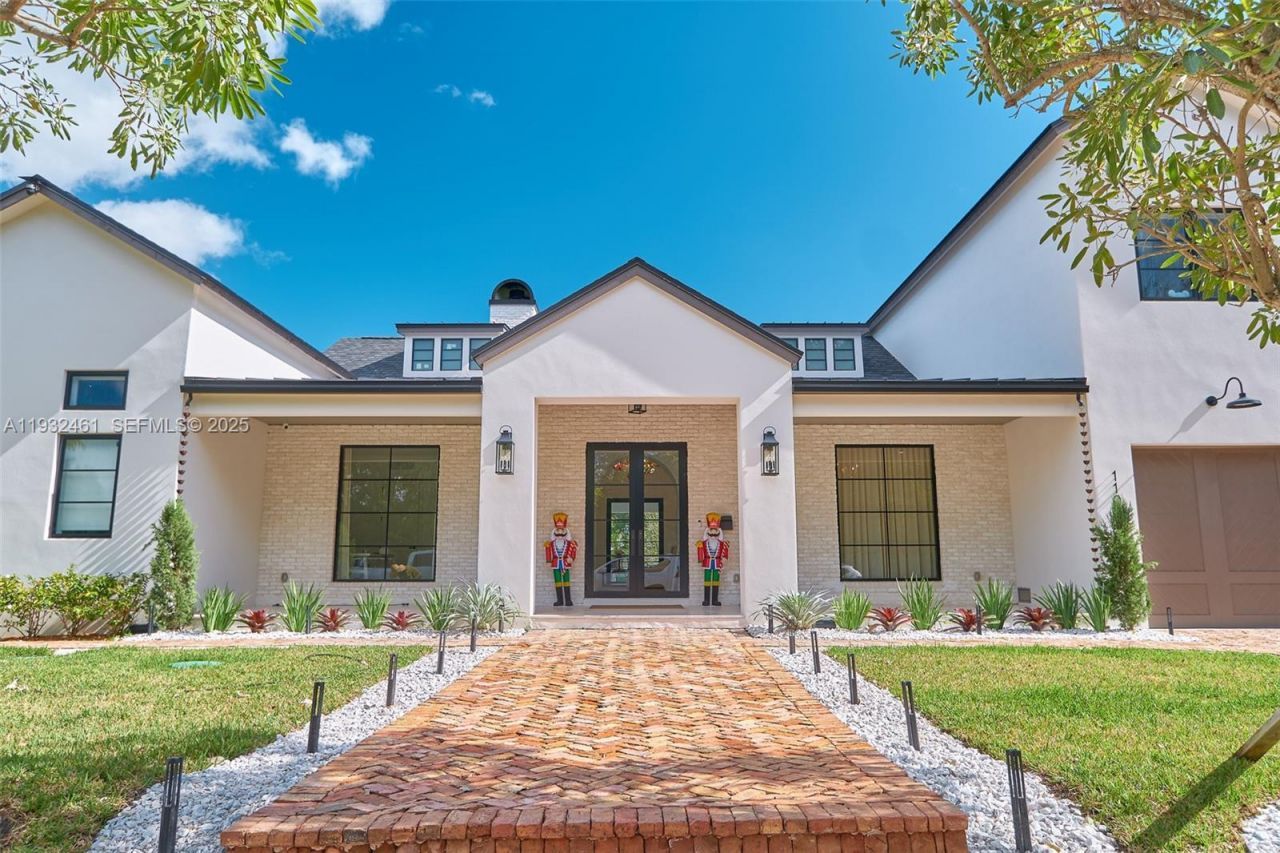 11001 SW 74th Ave, Pinecrest, FL 33156 Photo