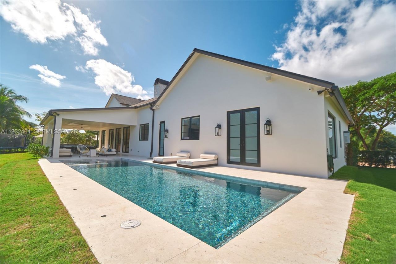 11001 SW 74th Ave, Pinecrest, FL 33156 Photo