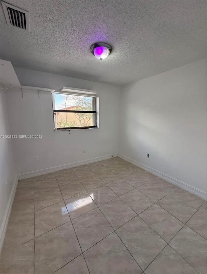 5255 W 26th Ct , Unit 803, Hialeah, FL 33016 Photo