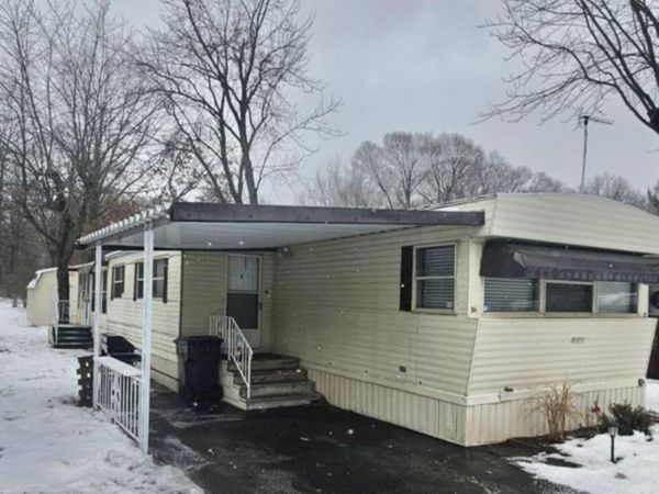 1565 M-63, Unit #94, Benton Harbor, MI 49022