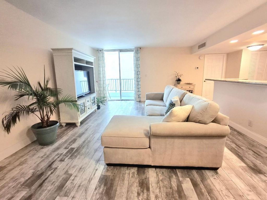 1421 S Ocean Boulevard, Unit 301, Pompano Beach, FL 33062 Photo