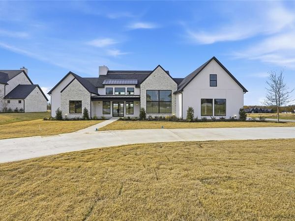 2700 Veridian Point Drive, Burleson, TX 76028