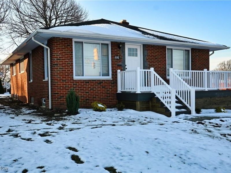 6302 W 54th Street, Parma, OH 44129 Photo 2