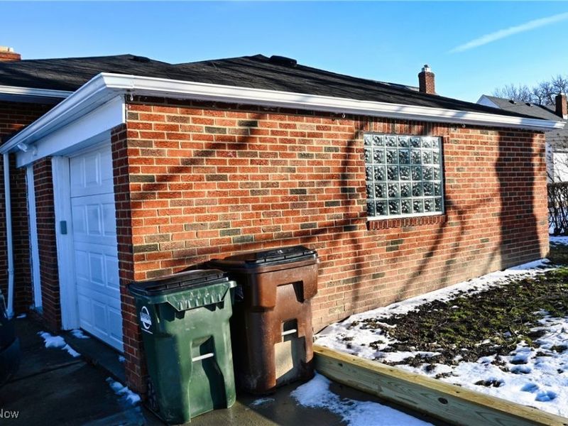 6302 W 54th Street, Parma, OH 44129 Photo 4