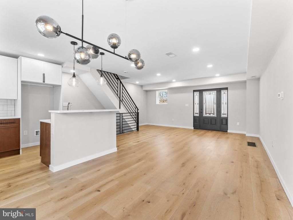 347 E Montana Street, Philadelphia, PA 19119 Main Photo