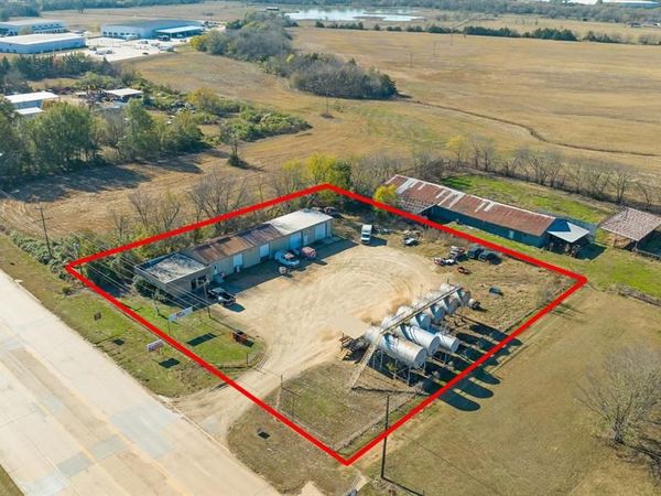 2190 S Church Street , Paris, TX 75460