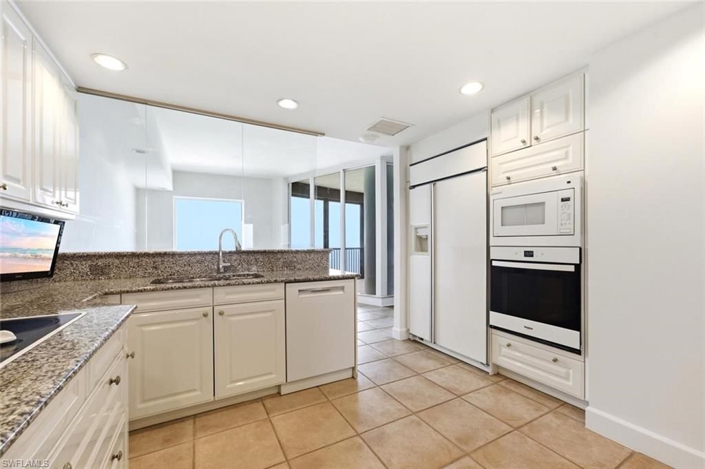 8665 Bay Colony Dr, Unit PH 2003, Naples, FL 34108 Photo