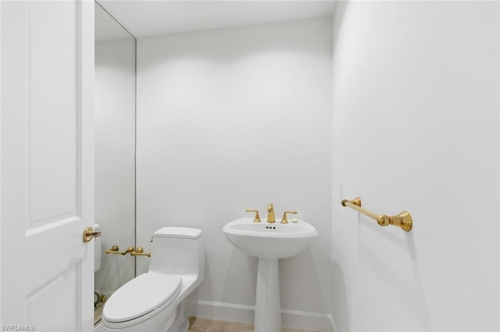 8665 Bay Colony Dr, Unit PH 2003, Naples, FL 34108 Photo