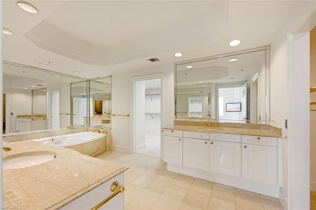8665 Bay Colony Dr, Unit PH 2003, Naples, FL 34108 Photo