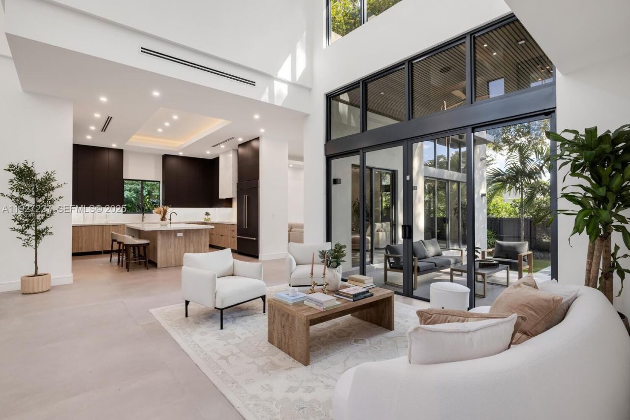 11143 NE 8th Ave, Biscayne Park, FL 33161 Photo