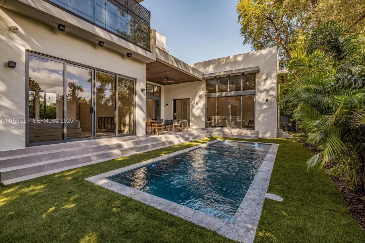 11143 NE 8th Ave, Biscayne Park, FL 33161 Photo