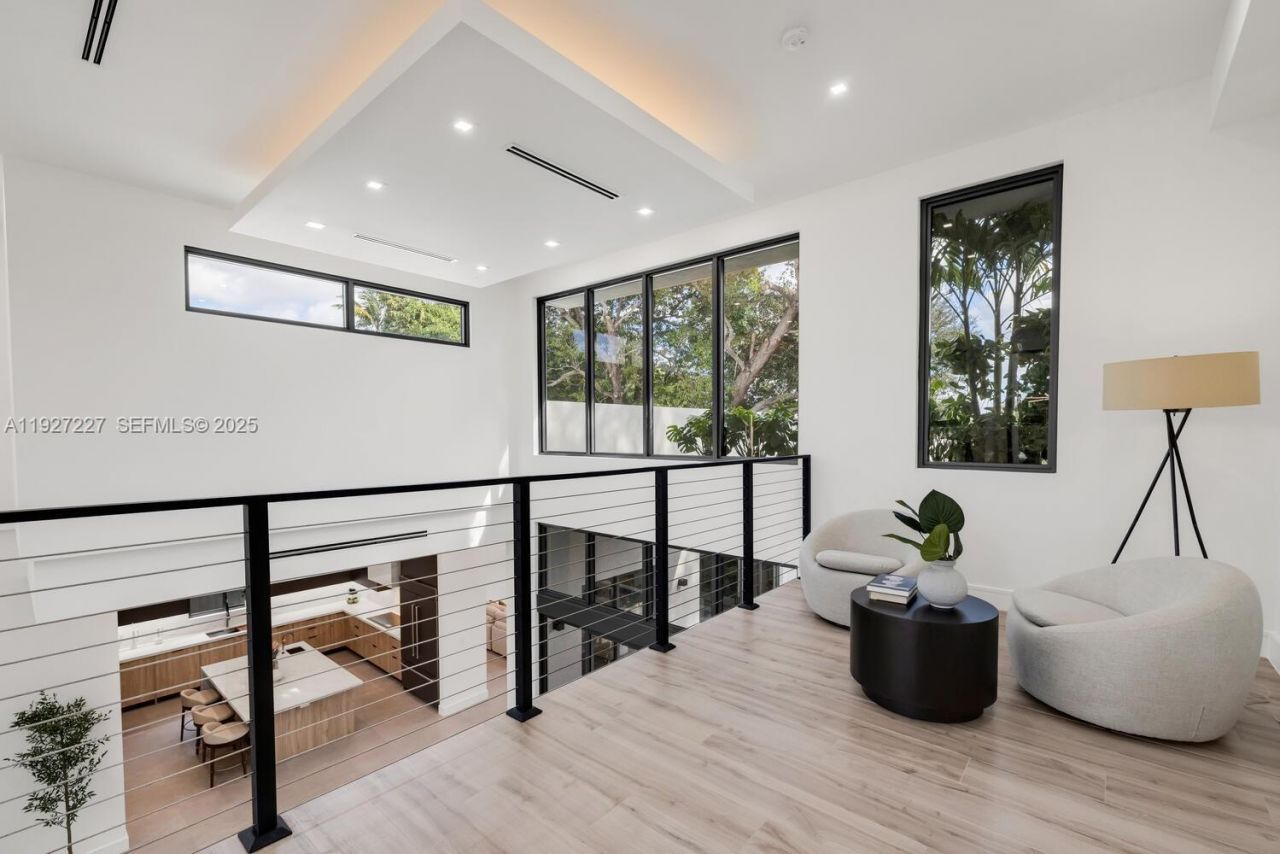 11143 NE 8th Ave, Biscayne Park, FL 33161 Photo