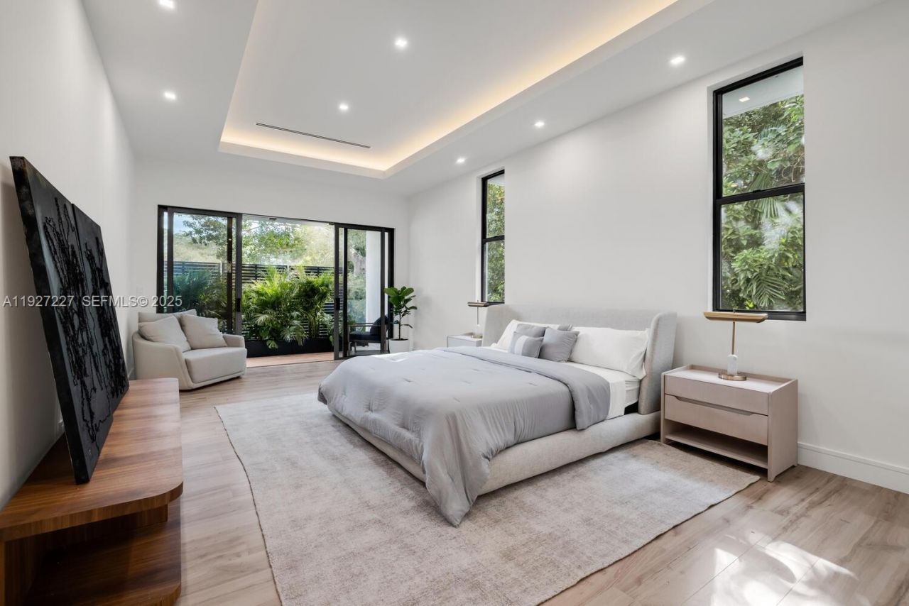 11143 NE 8th Ave, Biscayne Park, FL 33161 Photo