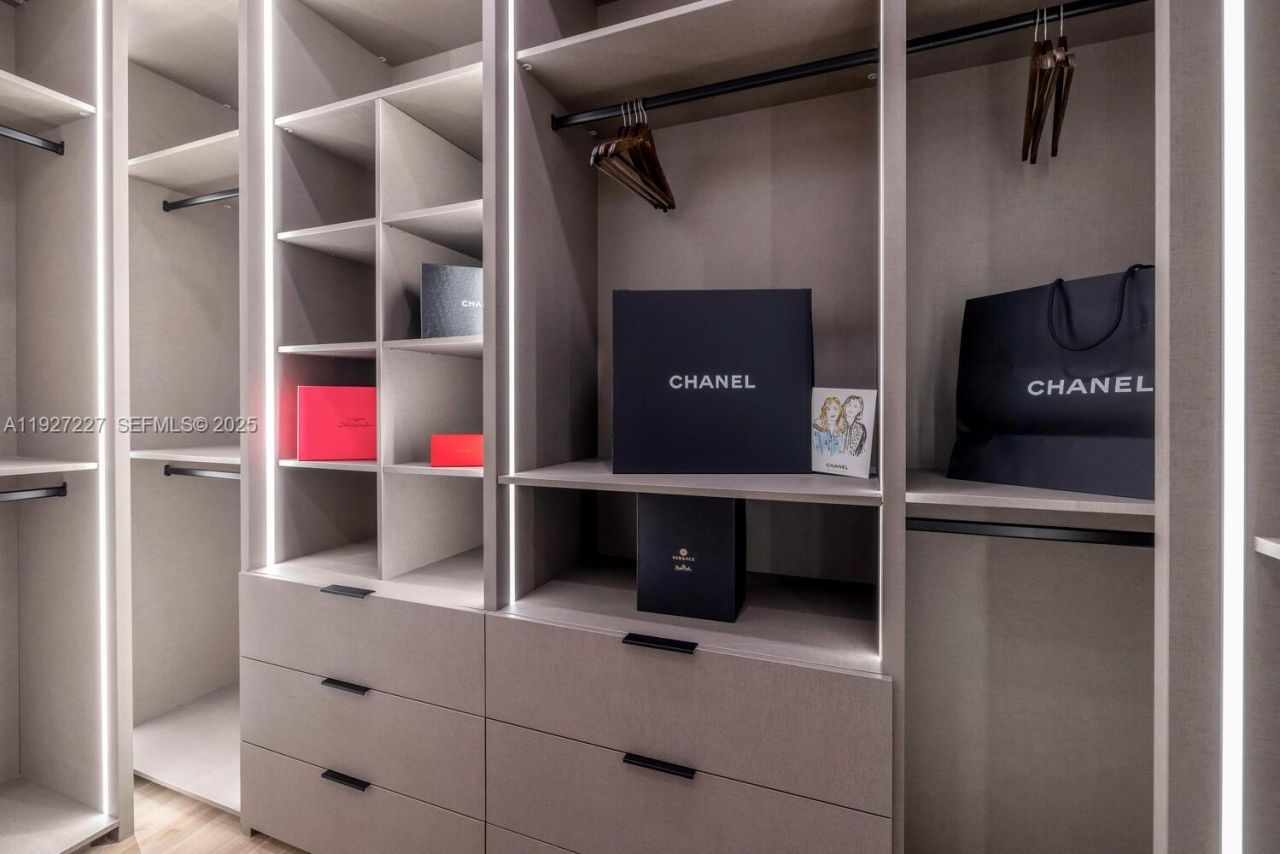 11143 NE 8th Ave, Biscayne Park, FL 33161 Photo