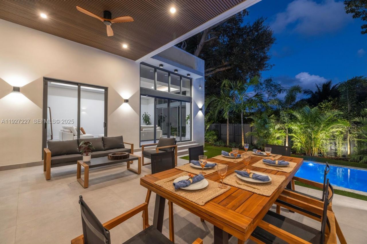 11143 NE 8th Ave, Biscayne Park, FL 33161 Photo