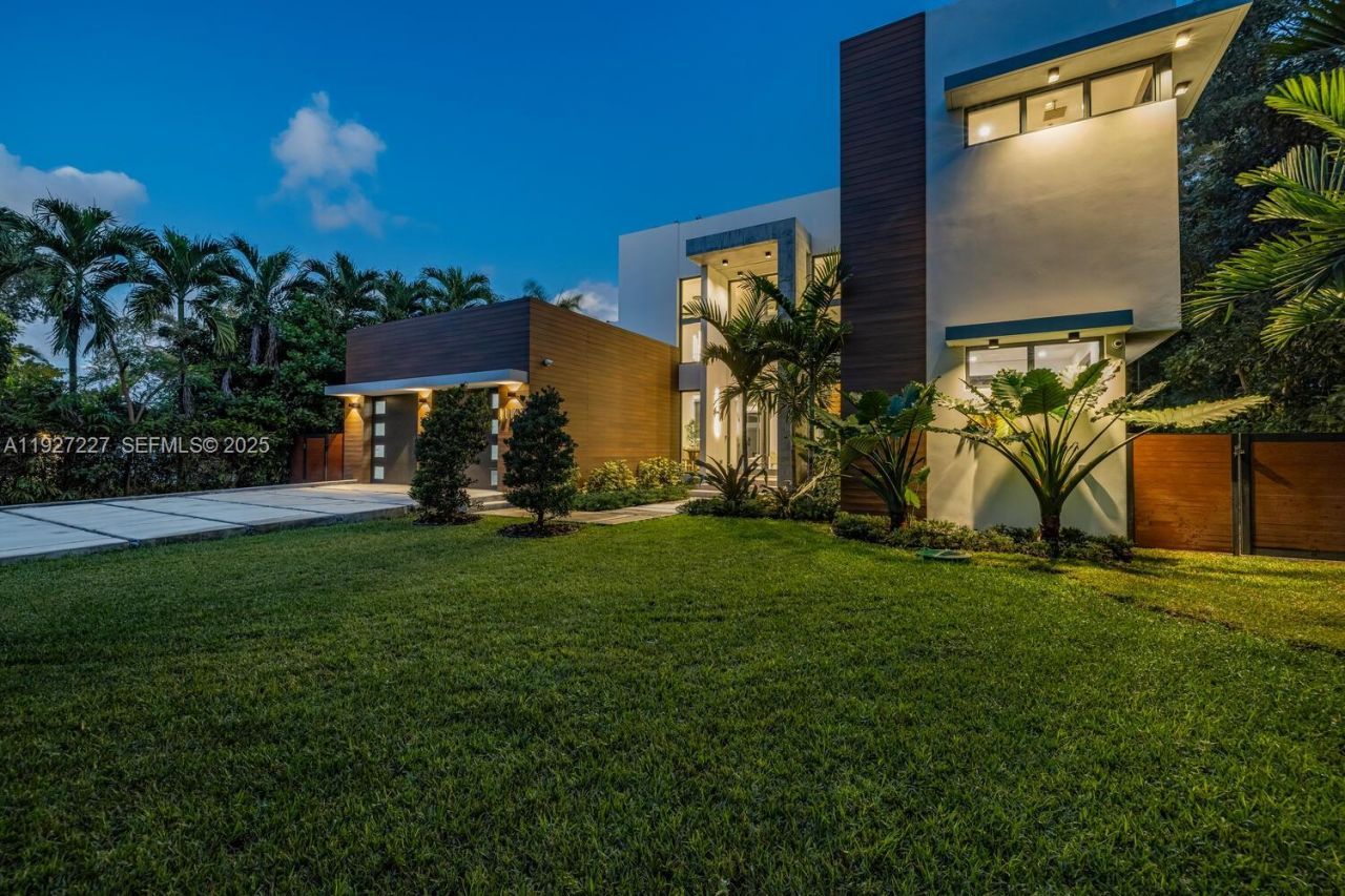 11143 NE 8th Ave, Biscayne Park, FL 33161 Photo