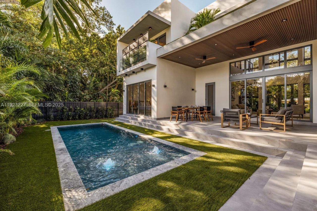 11143 NE 8th Ave, Biscayne Park, FL 33161 Photo