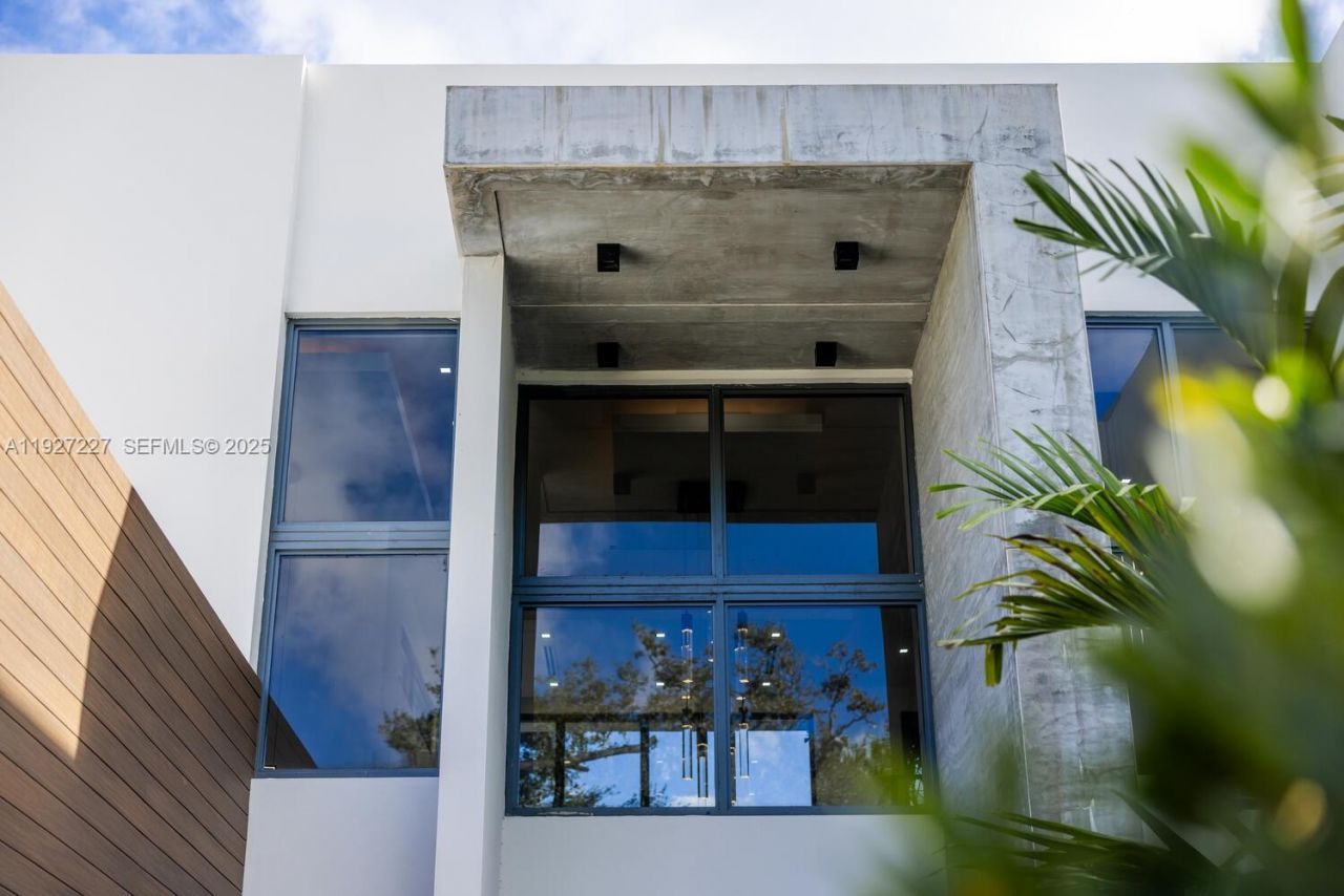 11143 NE 8th Ave, Biscayne Park, FL 33161 Photo