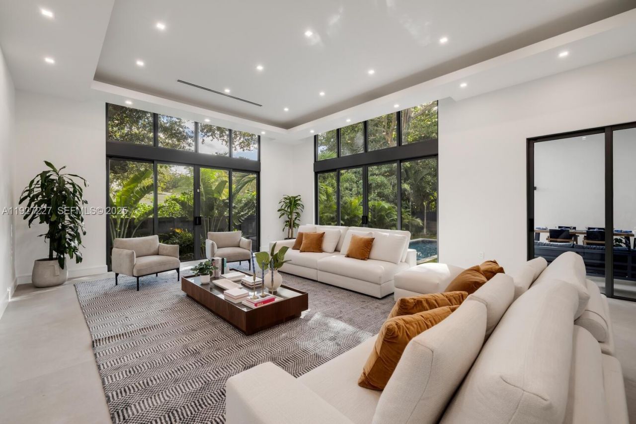 11143 NE 8th Ave, Biscayne Park, FL 33161 Photo