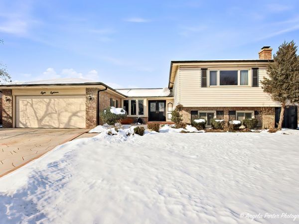 818 RUMPLE Lane, Addison, IL 60101