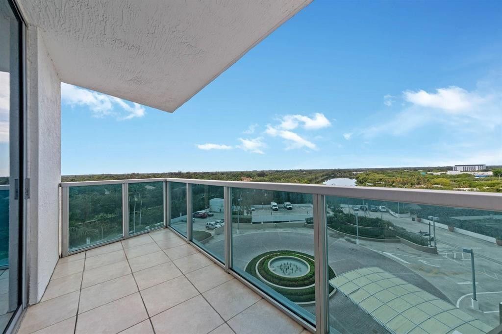 2641 N Flamingo Road, Unit 901N, Sunrise, FL 33323 Photo