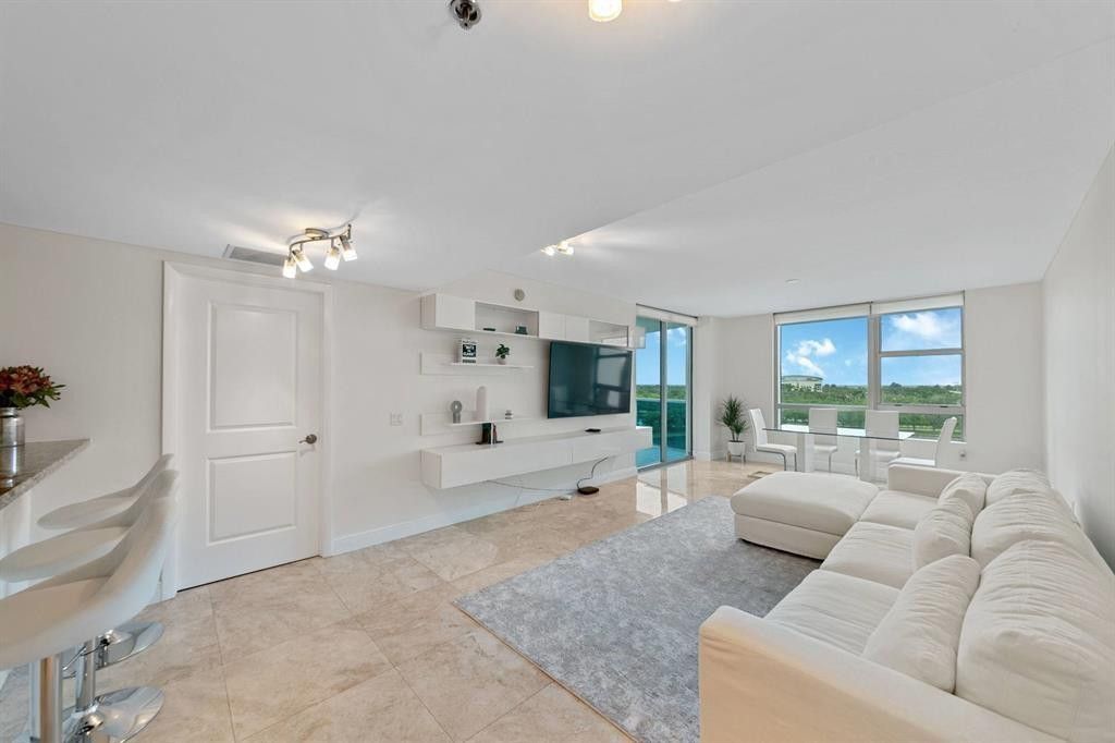 2641 N Flamingo Road, Unit 901N, Sunrise, FL 33323 Photo