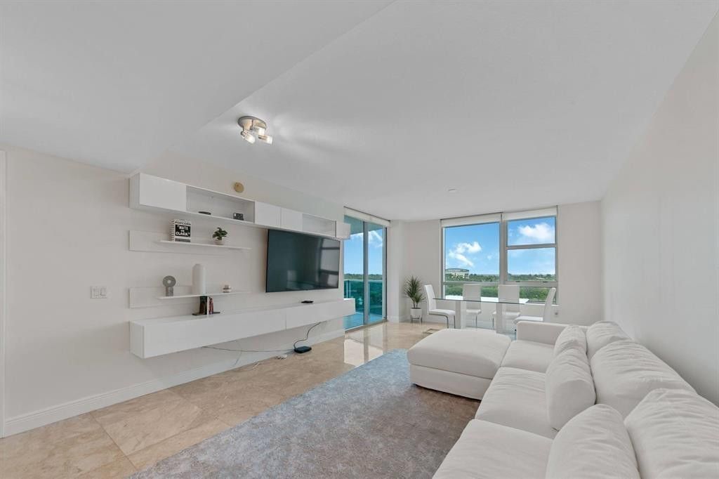 2641 N Flamingo Road, Unit 901N, Sunrise, FL 33323 Photo