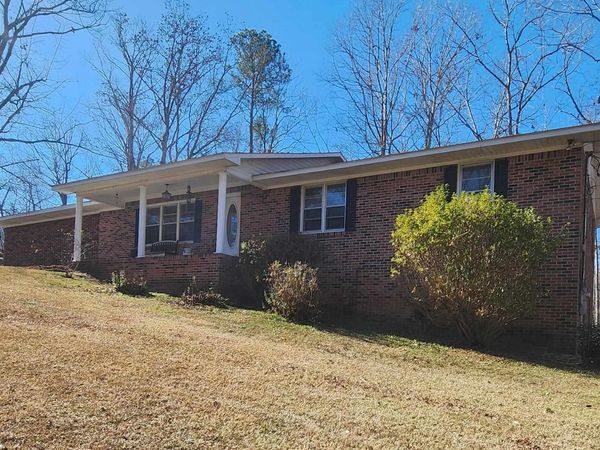 703 Rock Cliff Road, Hamilton, AL 35570