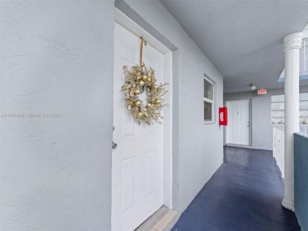 1655 W 44th Pl, Unit 448, Hialeah, FL 33012